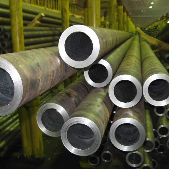 Труба бесшовная горячедеформированная 140х16 мм